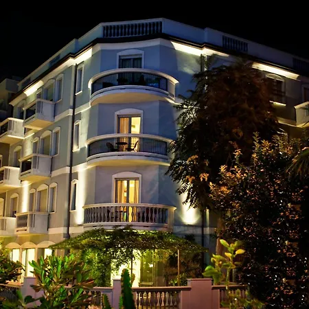 Hotel Sovrana & 4*