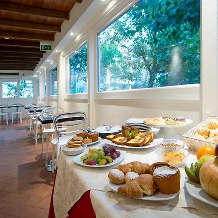Hotell Atmosphere 4*