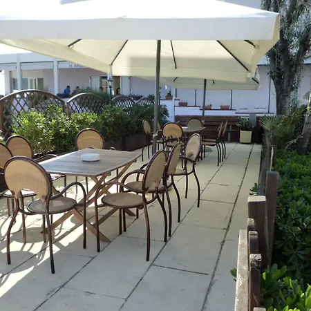 Hotel Sara 3*