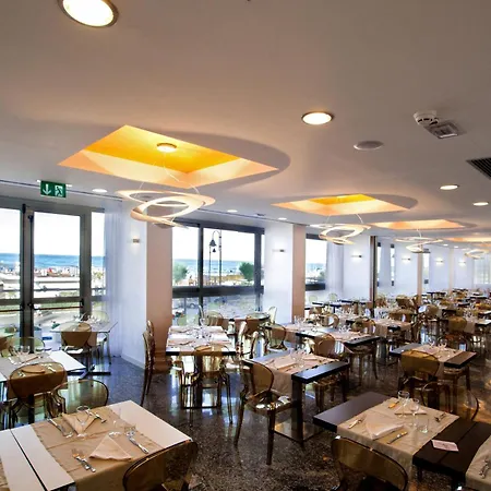 Hotell Terminal Palace & 4*