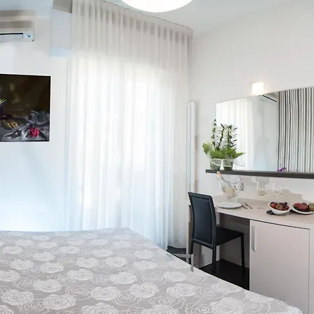 Hotel Letizia 3*