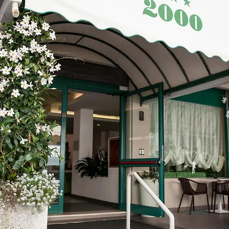 Hotel 2000 3*