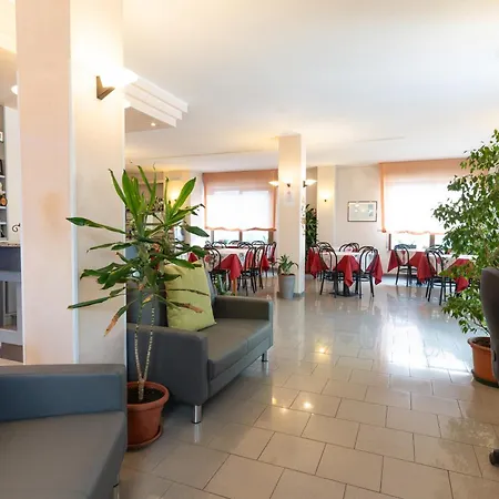 Hotel Cristina 3*