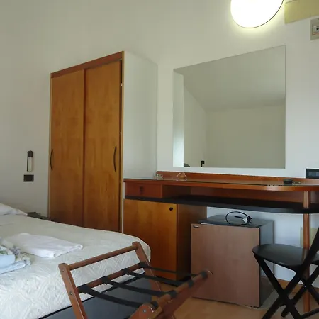 L&v Hotel