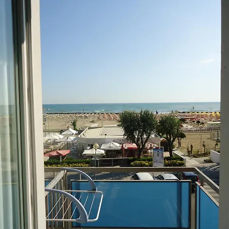 L&v Hotel