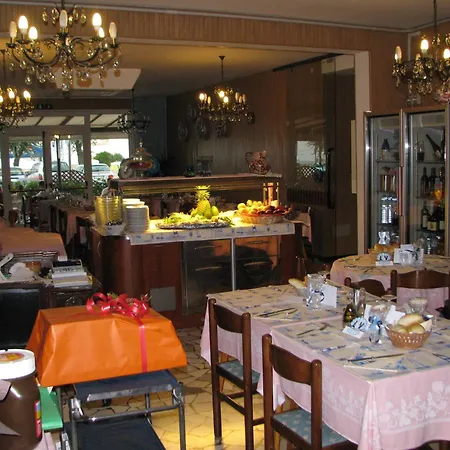 L&v Hotel 3*