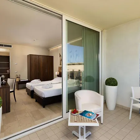Hotel Mercure Lungomare 4*