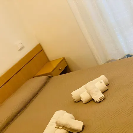 Iris Hotel