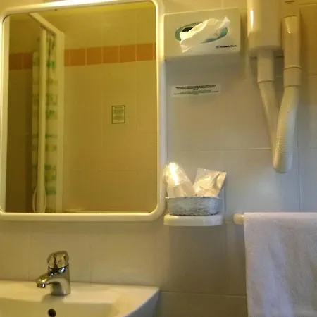 Hotel Capri 2*