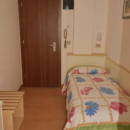 Tiziana 3*