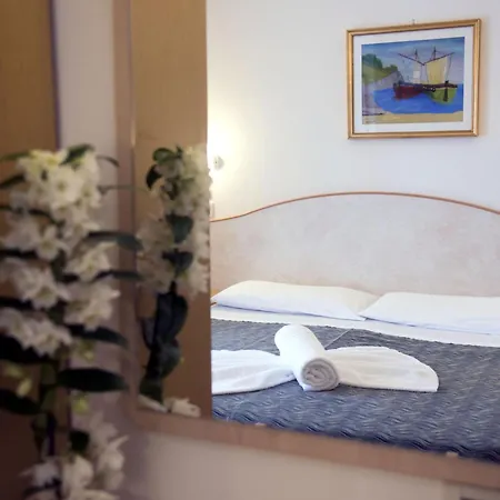 Seven Hotel 3*