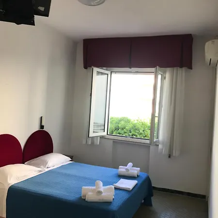 L&v Hotel