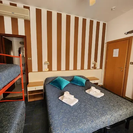 Hotel Clan