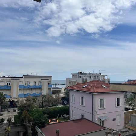 Bilocale 1 Min Dal Mare Parcheggio E Ac - Il Lupo Affitta Apartment