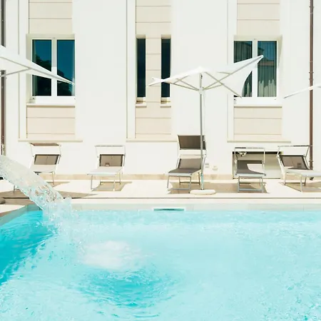Regina Elena 57 & Oro Bianco Otel Rimini