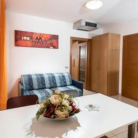 Marzia Aparthotel 3*