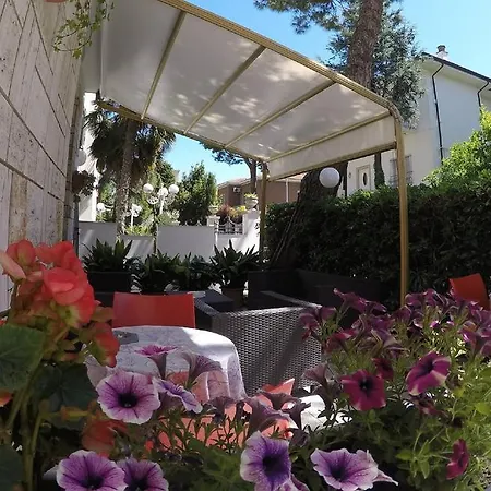Ausonia Hotell