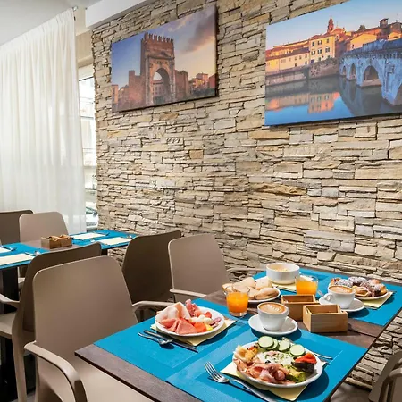 Primrose Hotel 3*