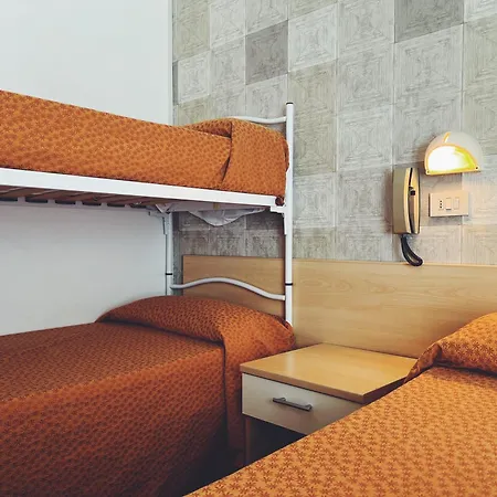 Ramona Hotel 2*