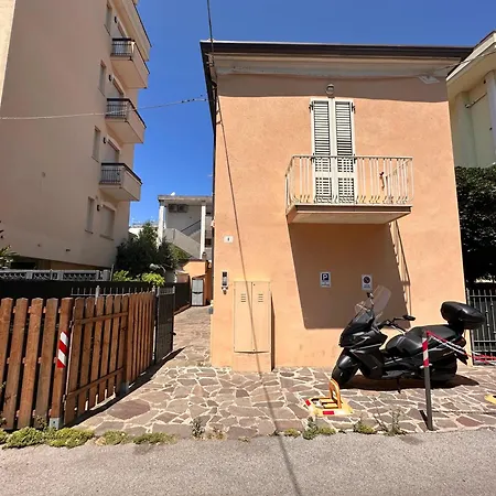 Beach 200 Mt Dal Mare - Il Lupo Affitta * Rimini