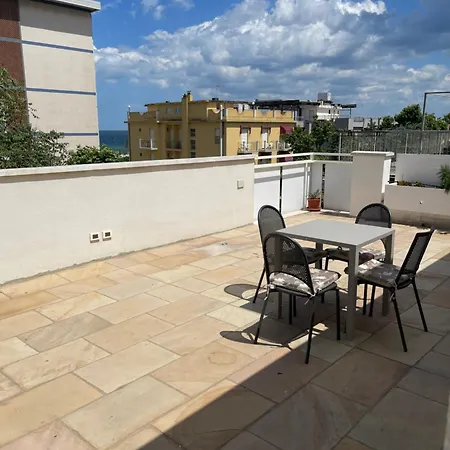 Siesta Aparthotel 3*