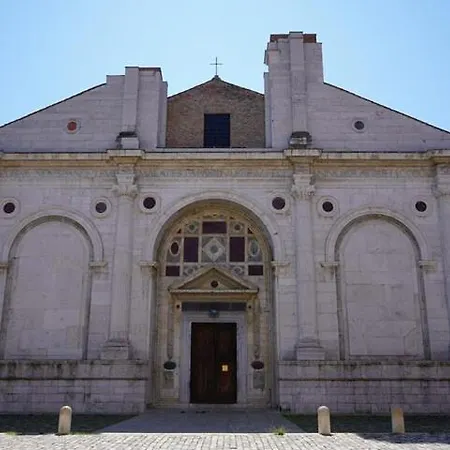Appartamento Casa Modigliani - Centralissimo Per Centro Storico, Mare, Fiere E Congressi