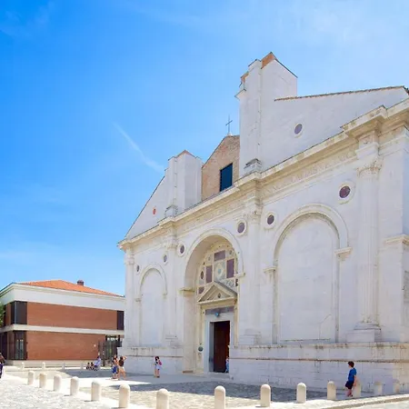 Appartamento Casa Modigliani - Centralissimo Per Centro Storico, Mare, Fiere E Congressi