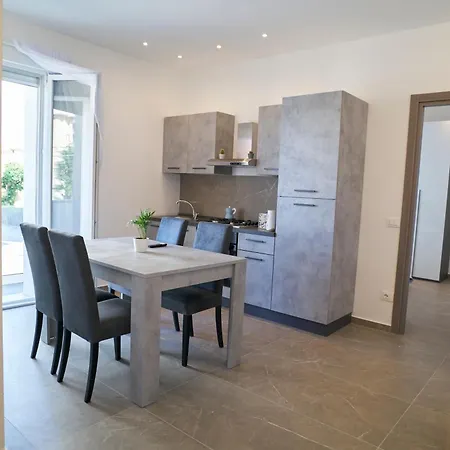 Appartamento Borghesi Fronte Mare