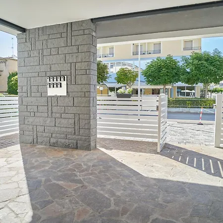 Appartamento Borghesi Fronte Mare *