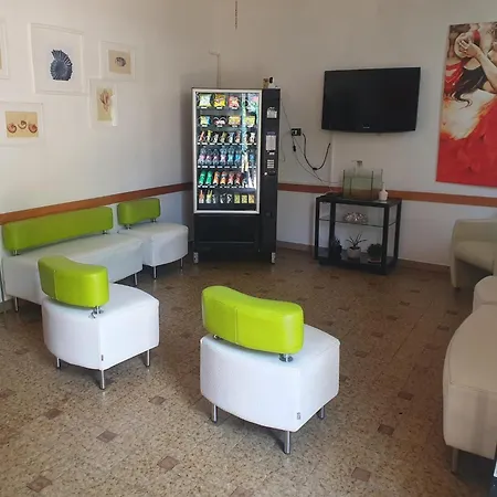 Ideale Young People Under 40 Hotel