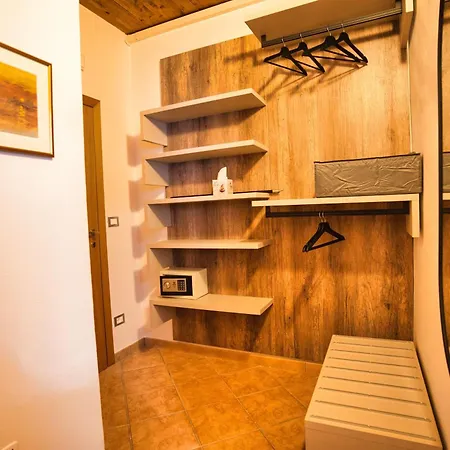Casa Lagomaggio Affittacamere *