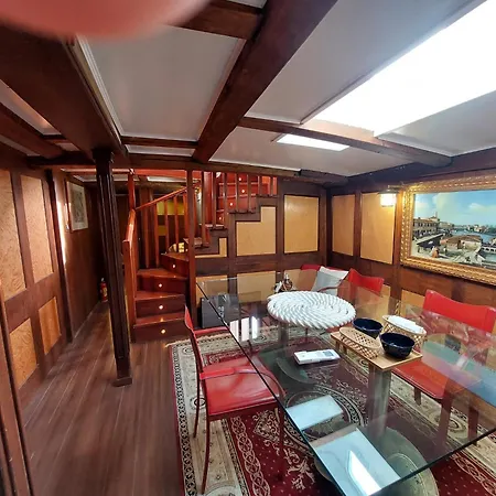 House Boat Botel Rimini