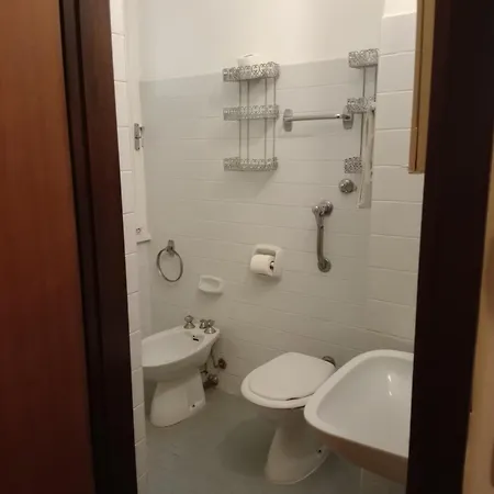 Luca Hotel *