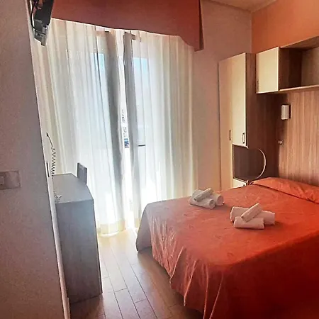 Hotel Sara 3*