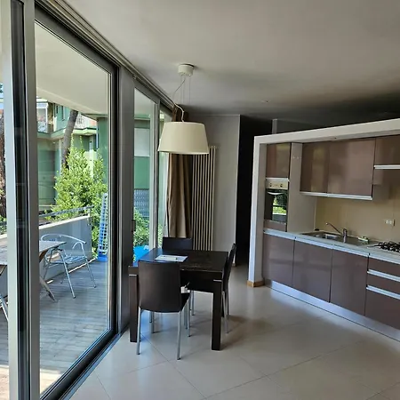 Aparthotel Delfina 3*
