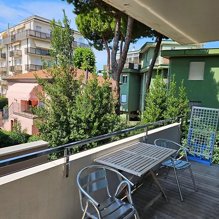 Delfina Aparthotel