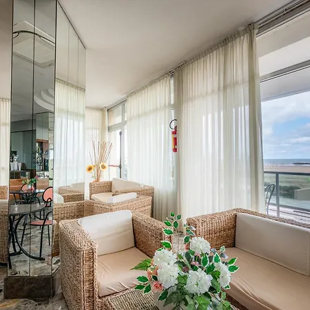 Crown 3* Rimini