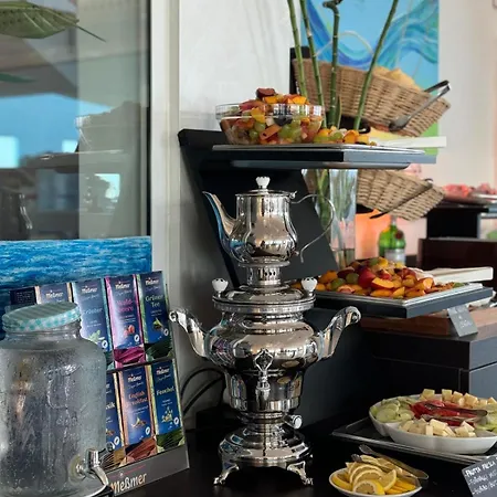 G House Hotell 2*