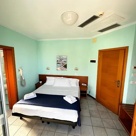 Blue Moon Meuble Hotel 3*