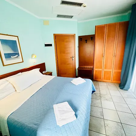 Hotel Blue Moon Meuble Rimini