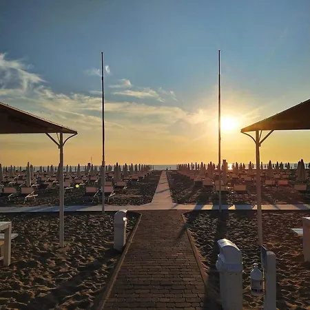 Blue Moon Meuble Hotel Rimini