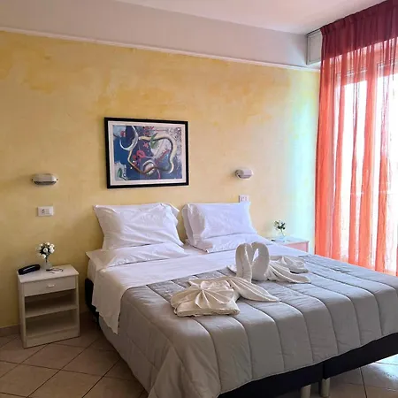Hotel Naica Marebello