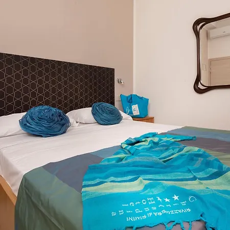G House Hotell 2*