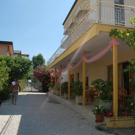 Perugini Otel Marebello