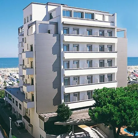 Hotel National 4*