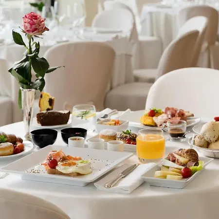Hotel National 4*