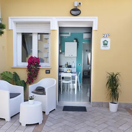 Yellow Aparthotel
