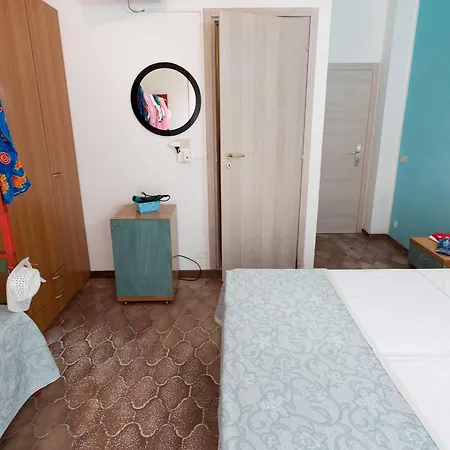 G House Hotell 2*