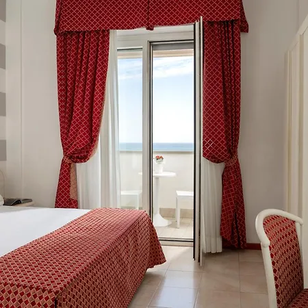 Du Soleil Hotel