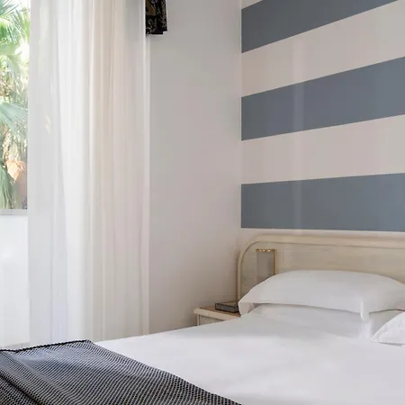 Du Soleil Hotel